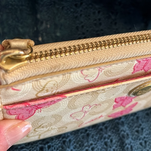 Coach Buttlerfly zip wallet - Picture 7 of 13